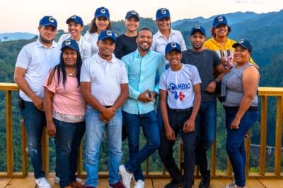 Juventud política y participación activa en la construcción política.