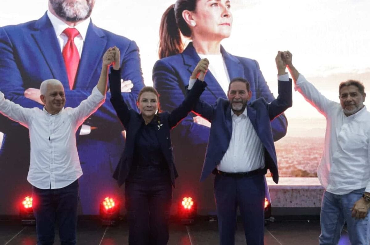 Carolina Mejía durante actividad política del PRM