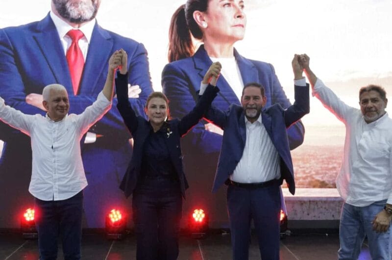 Carolina Mejía durante actividad política del PRM